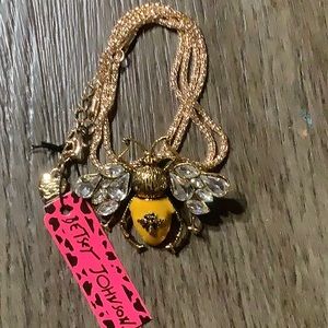 BEEutiful Gold Enamel Rhinestone Necklace or Brooch